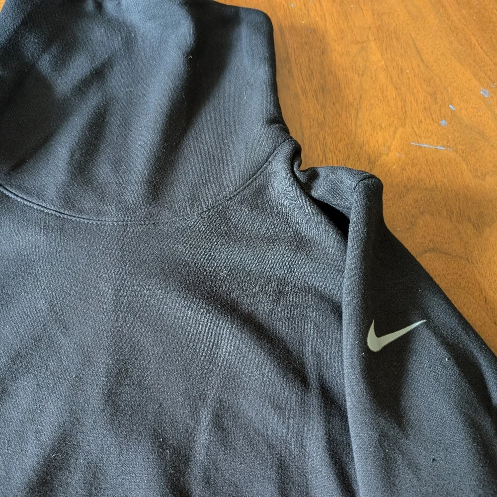 Black Nike‎ Dri-Fit sweatshirt with pockets size large